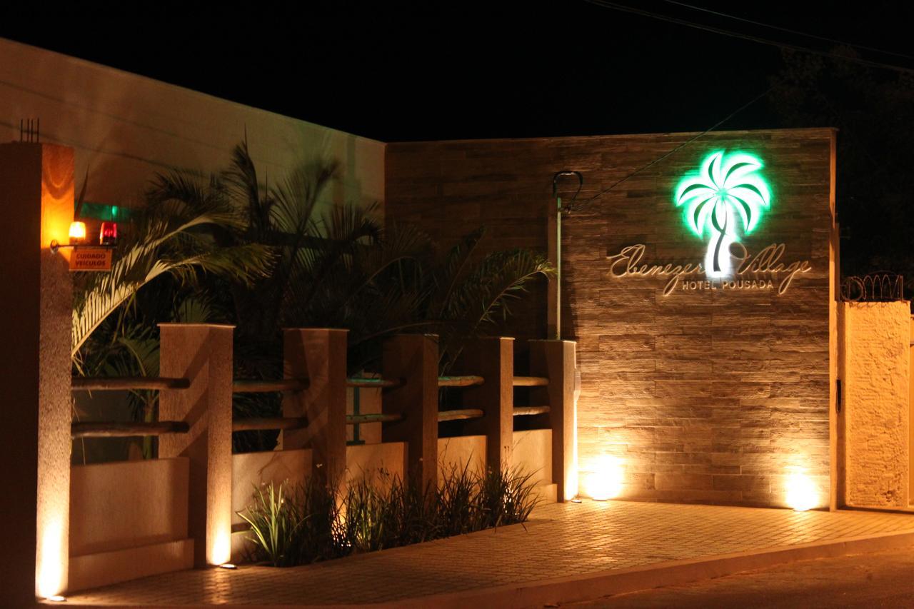 Hotel Village *